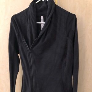 Lululemon jacket size 8